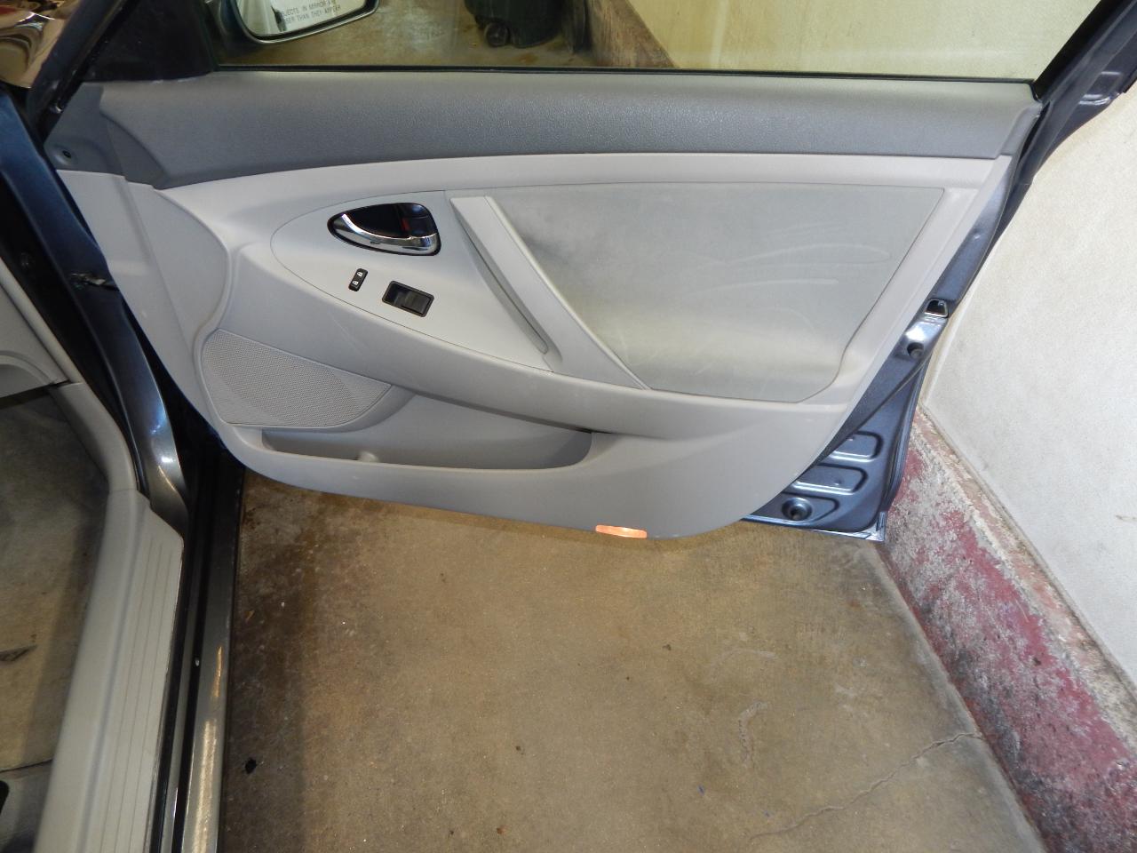 Toyota Camry 4dr Sdn I4 Auto LE (Natl) 2008