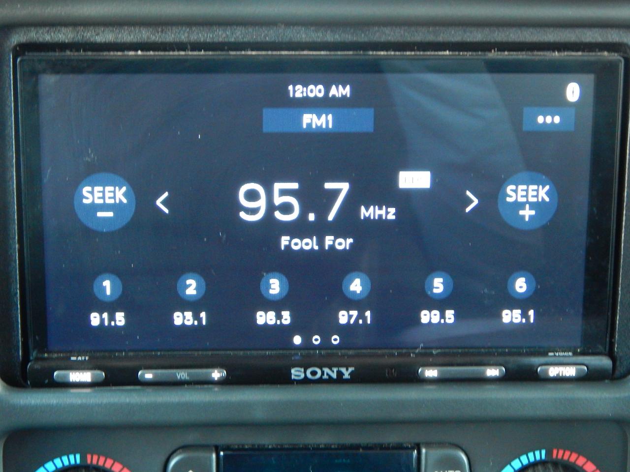 Chevrolet Silverado 2500HD Crew Cab 153" WB 4WD LT 2005