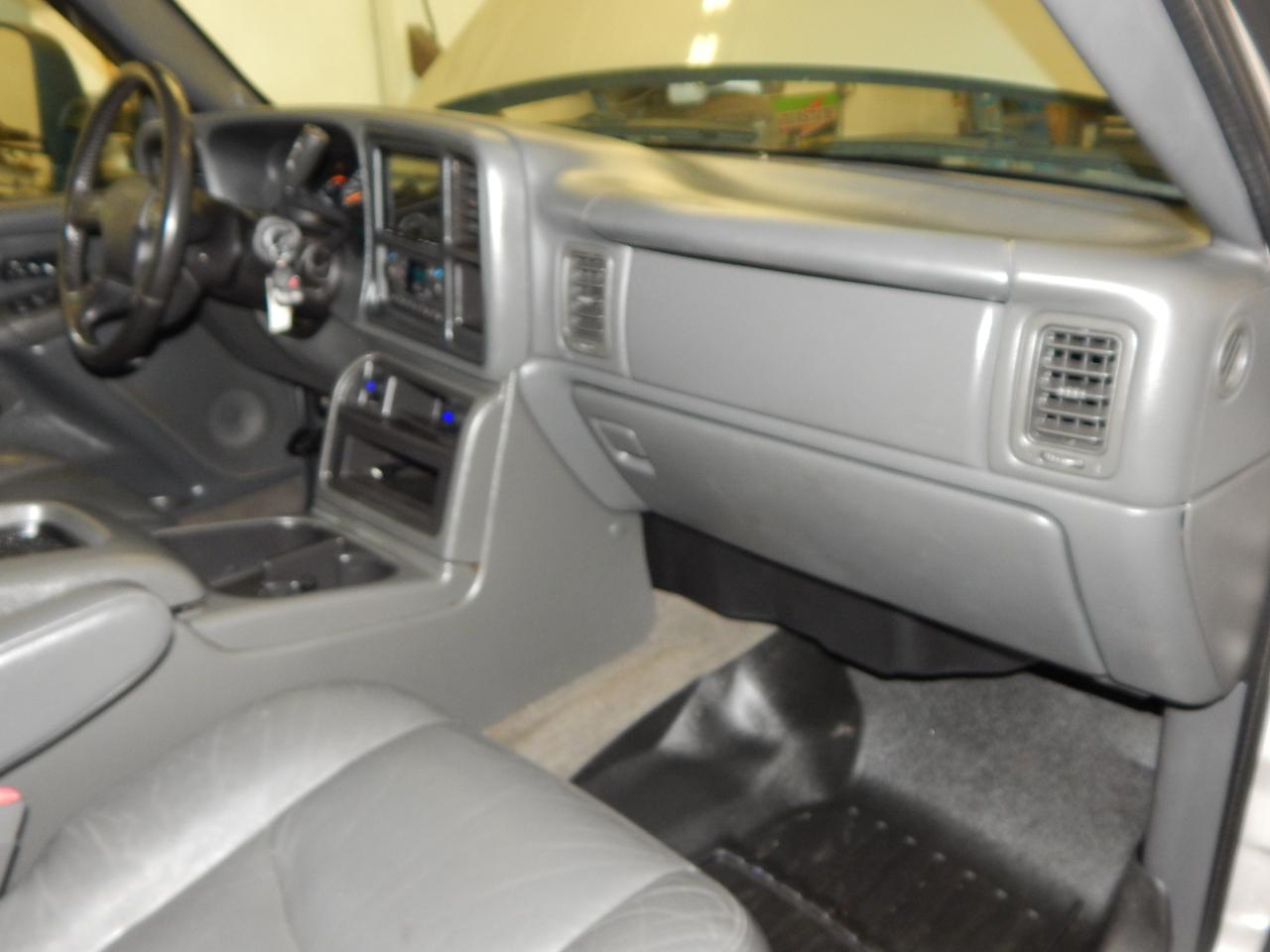 Chevrolet Silverado 2500HD Crew Cab 153" WB 4WD LT 2005