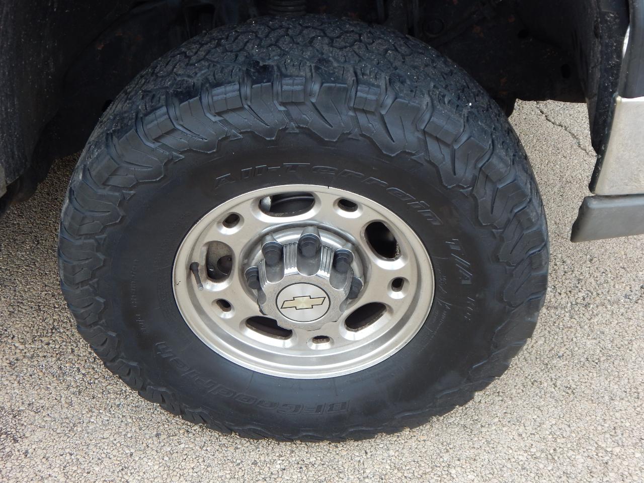 Chevrolet Silverado 2500HD Crew Cab 153" WB 4WD LT 2005