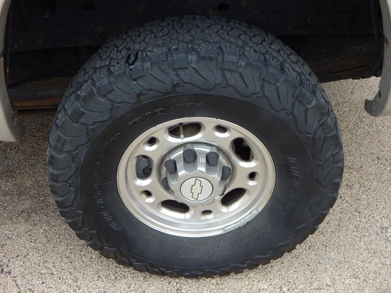 Chevrolet Silverado 2500HD Crew Cab 153" WB 4WD LT 2005