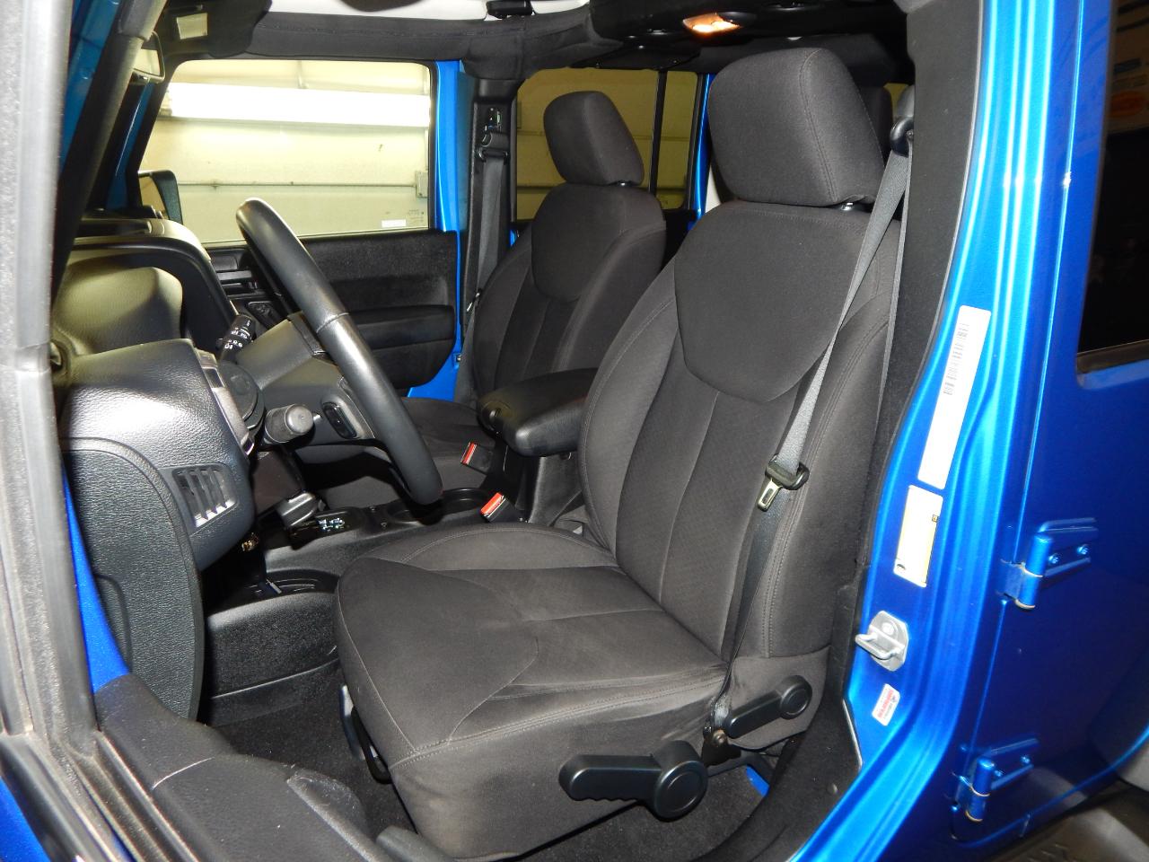 Jeep Wrangler Unlimited 4WD 4dr Sport 2016