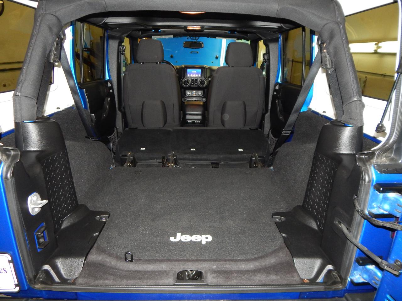 Jeep Wrangler Unlimited 4WD 4dr Sport 2016