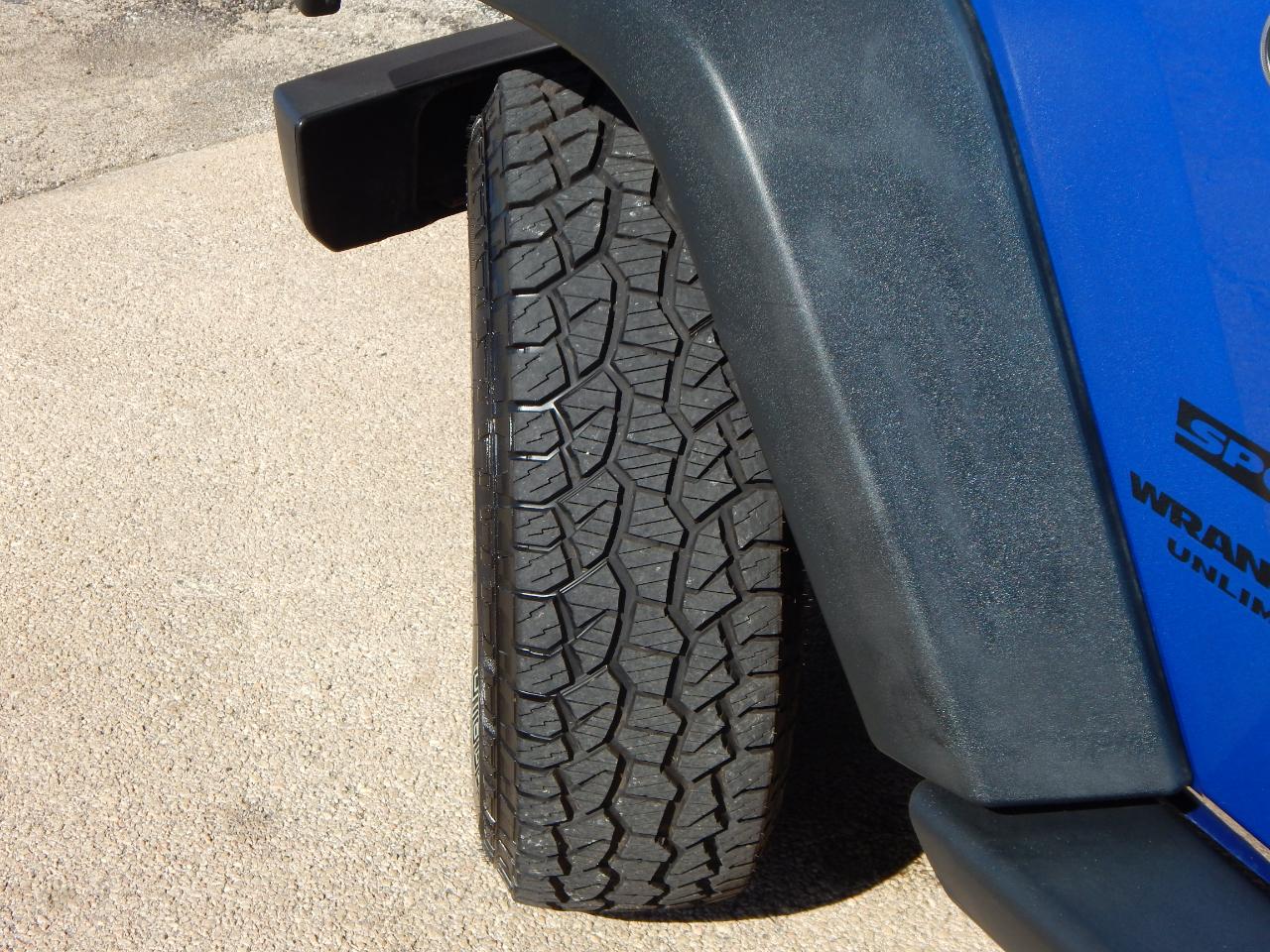 Jeep Wrangler Unlimited 4WD 4dr Sport 2016