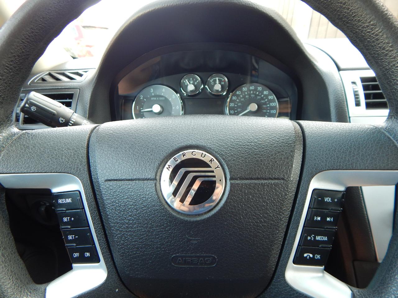 Mercury Milan 4dr Sdn I4 FWD 2009