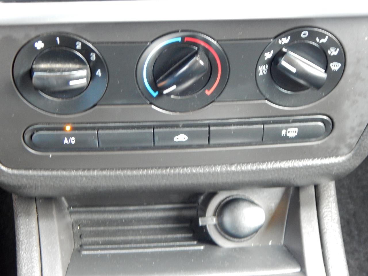 Mercury Milan 4dr Sdn I4 FWD 2009