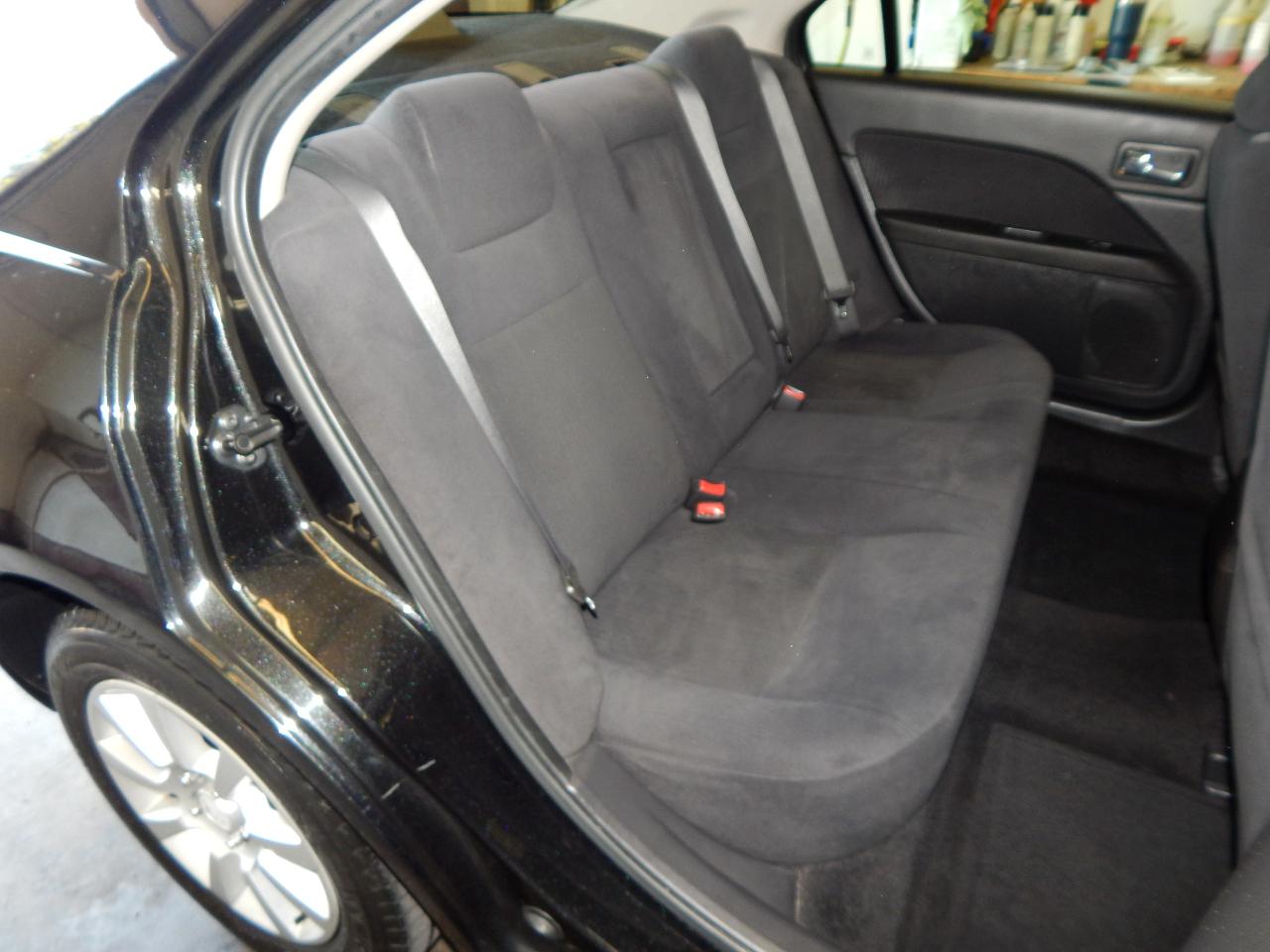 Mercury Milan 4dr Sdn I4 FWD 2009