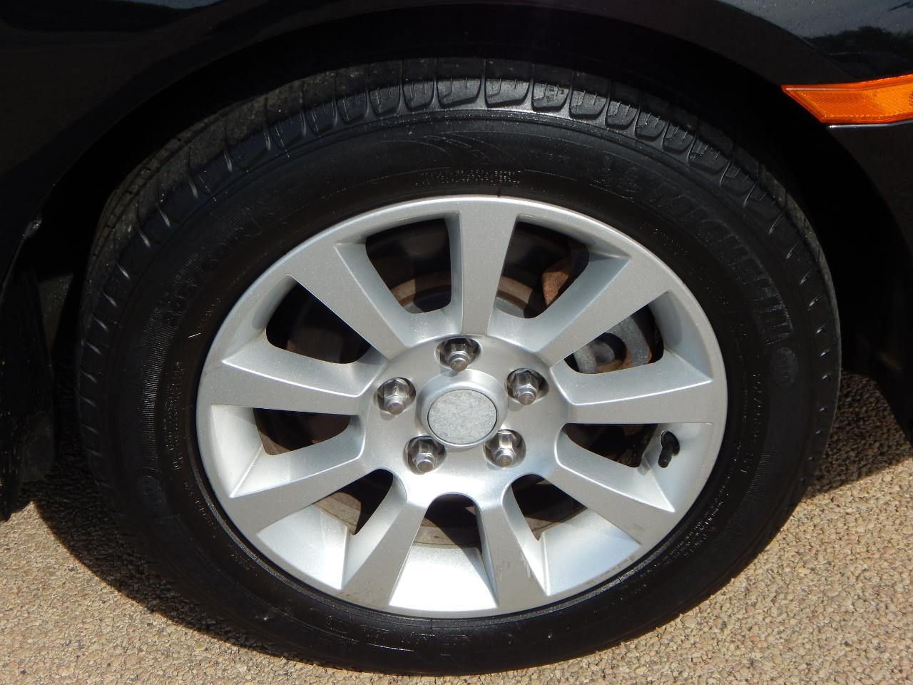 Mercury Milan 4dr Sdn I4 FWD 2009