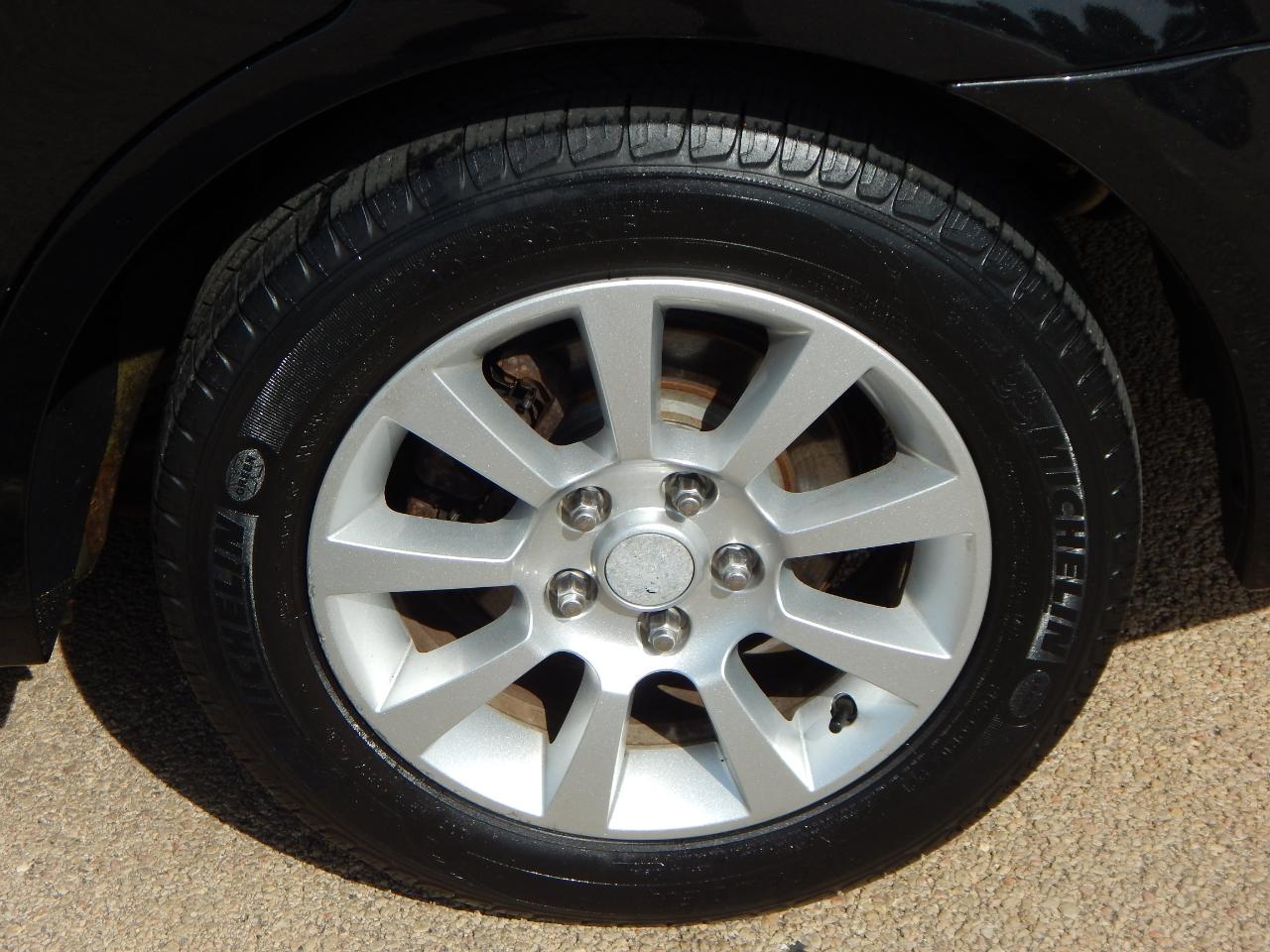 Mercury Milan 4dr Sdn I4 FWD 2009