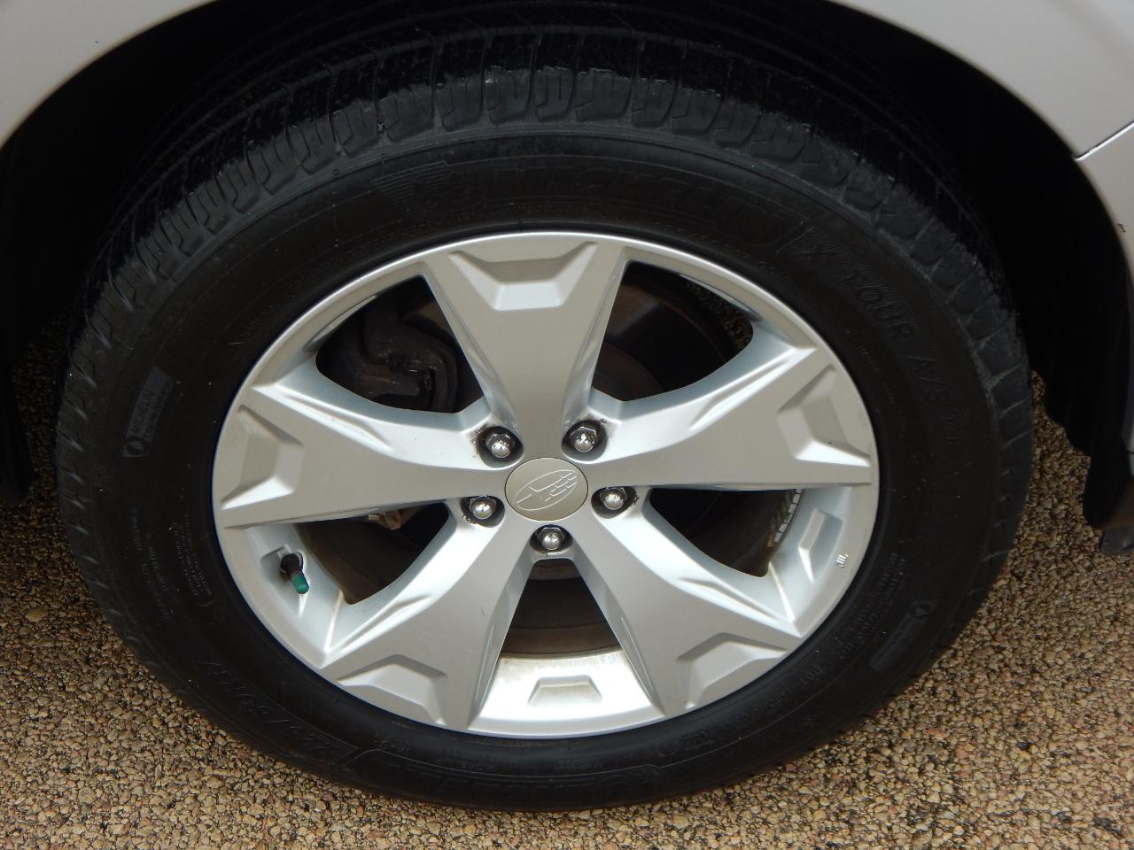 Subaru Forester 4dr CVT 2.5i Premium PZEV 2015