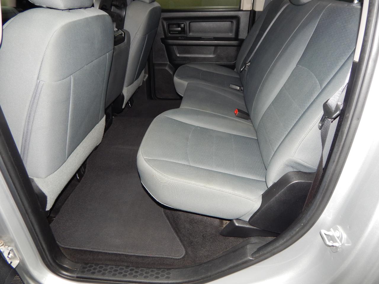 RAM 1500 4WD Crew Cab 140.5" Tradesman 2016