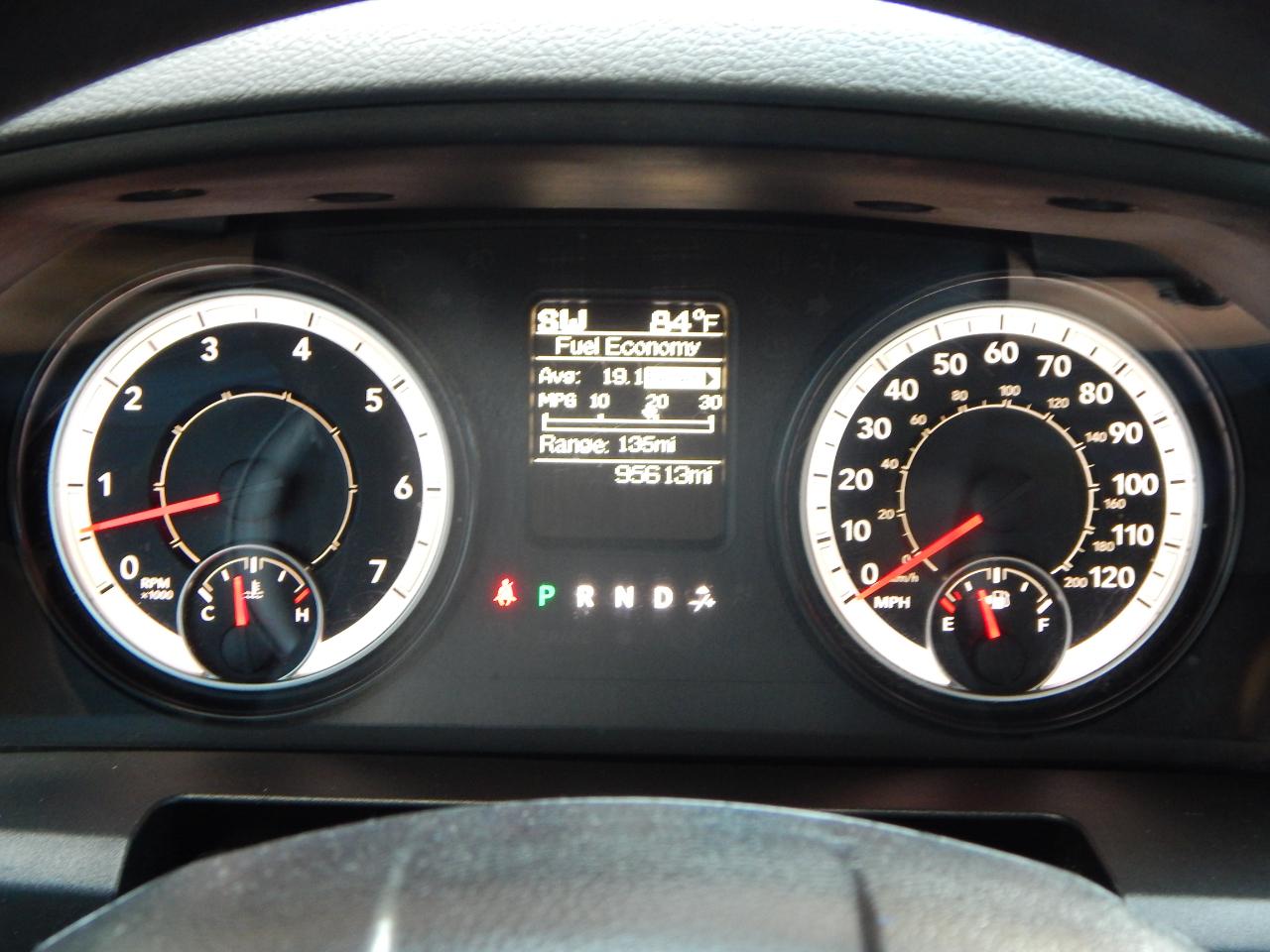 RAM 1500 4WD Crew Cab 140.5" Tradesman 2016
