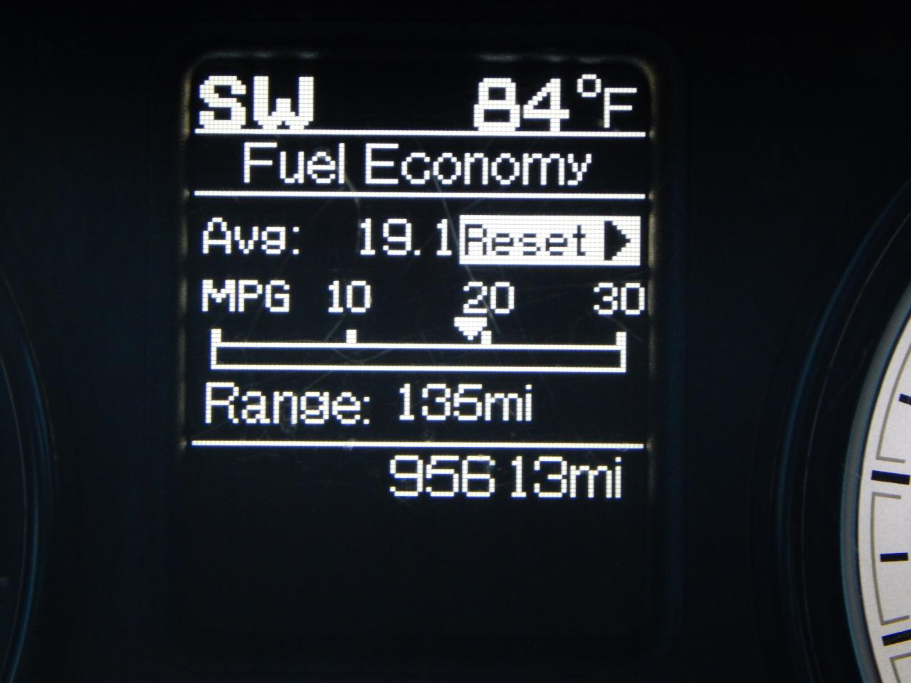 RAM 1500 4WD Crew Cab 140.5" Tradesman 2016