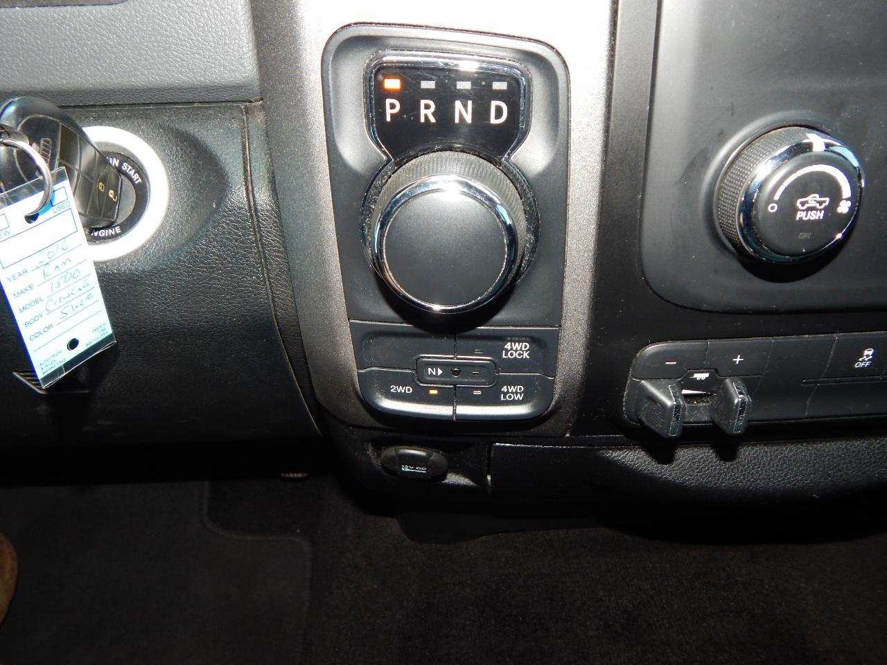 RAM 1500 4WD Crew Cab 140.5" Tradesman 2016