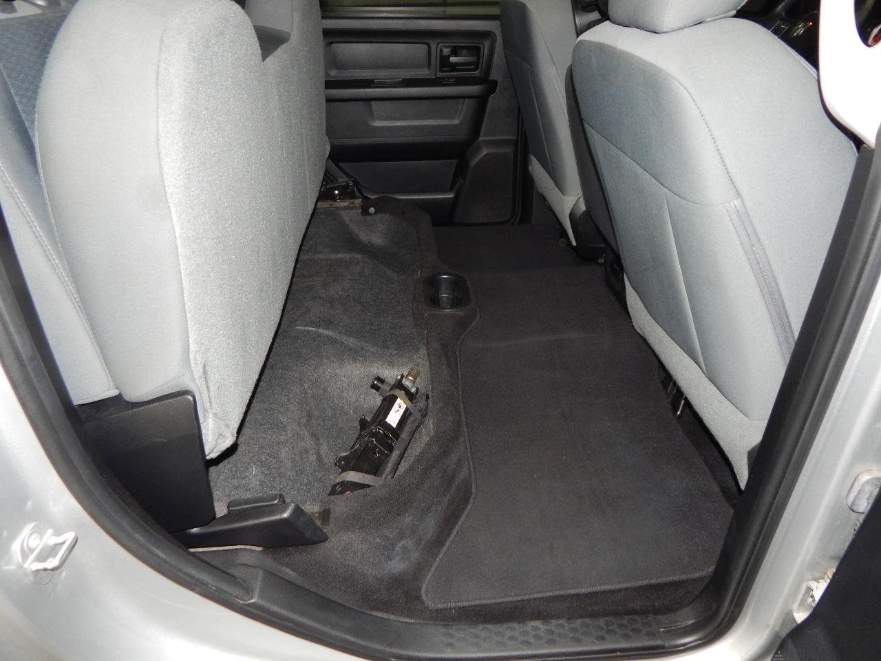 RAM 1500 4WD Crew Cab 140.5" Tradesman 2016