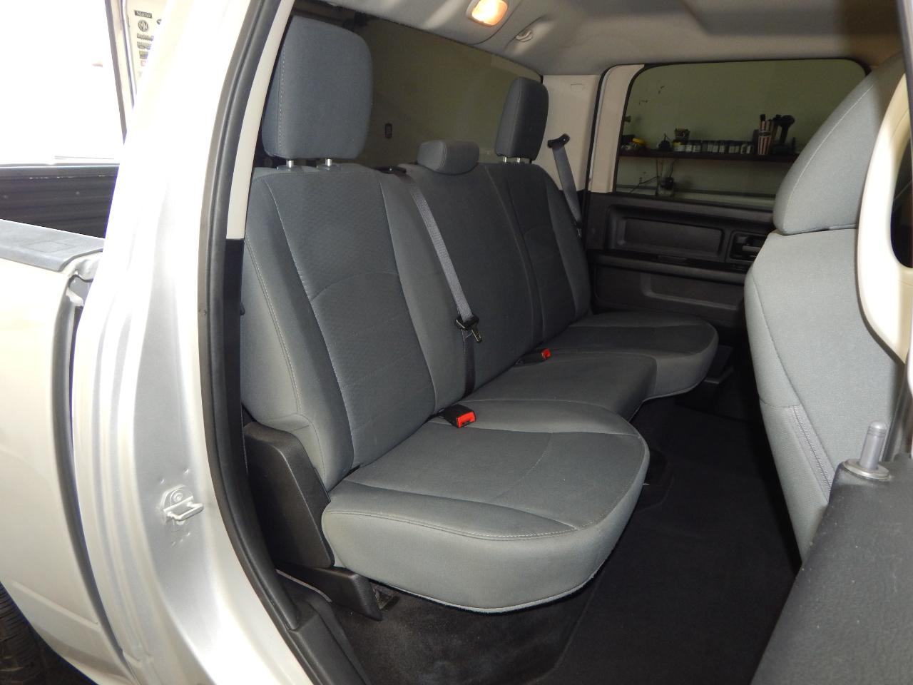 RAM 1500 4WD Crew Cab 140.5" Tradesman 2016
