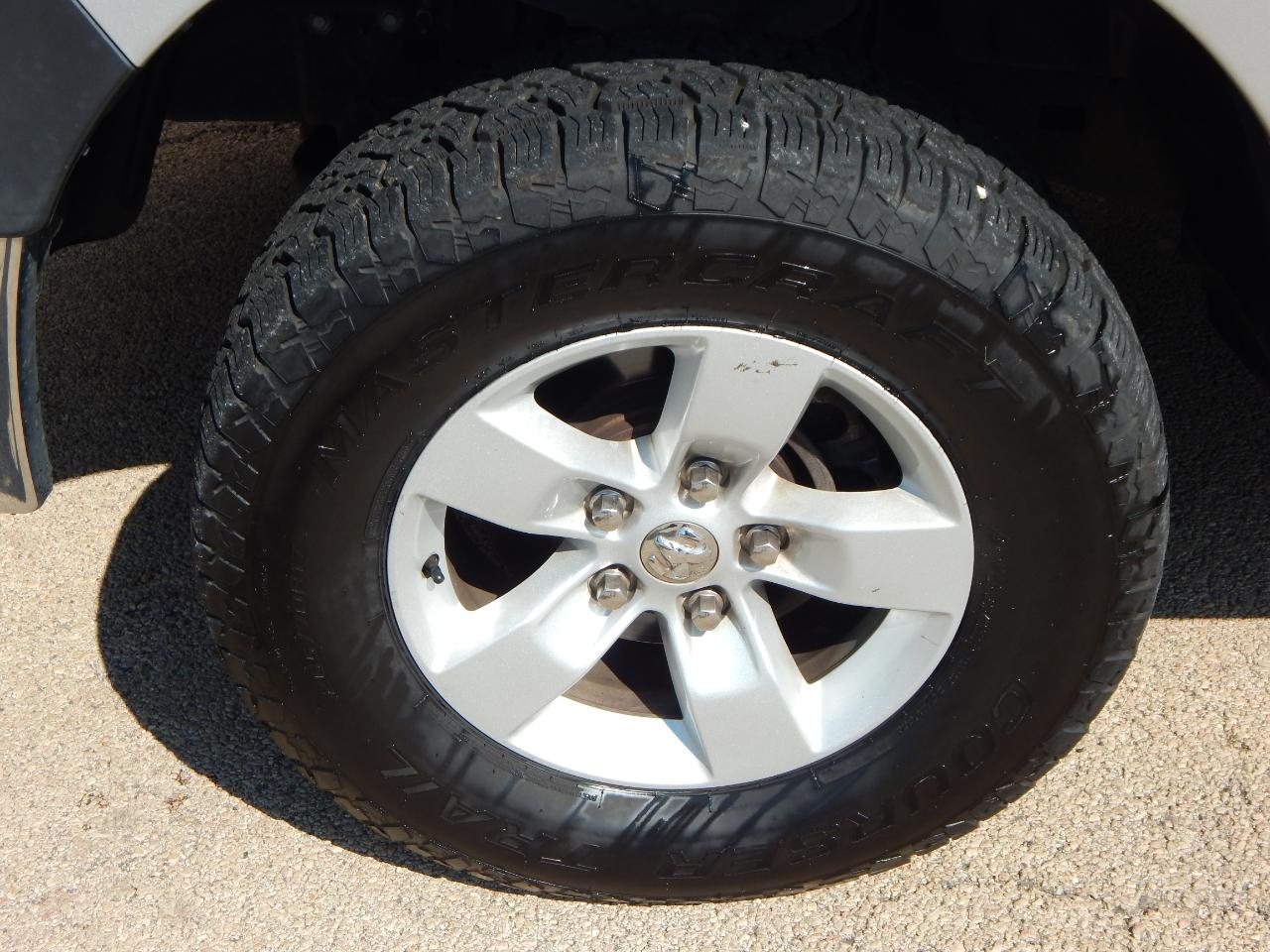 RAM 1500 4WD Crew Cab 140.5" Tradesman 2016