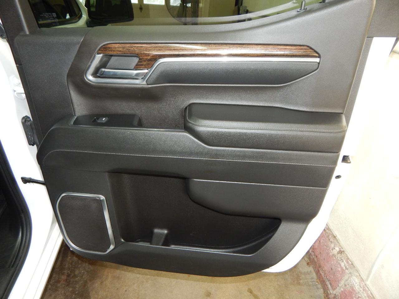 GMC Sierra 1500 4WD Crew Cab 147" Elevation 2024