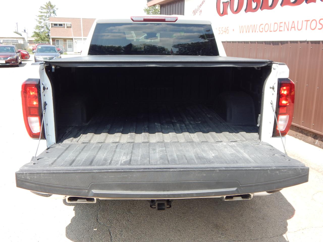 GMC Sierra 1500 4WD Crew Cab 147" Elevation 2024