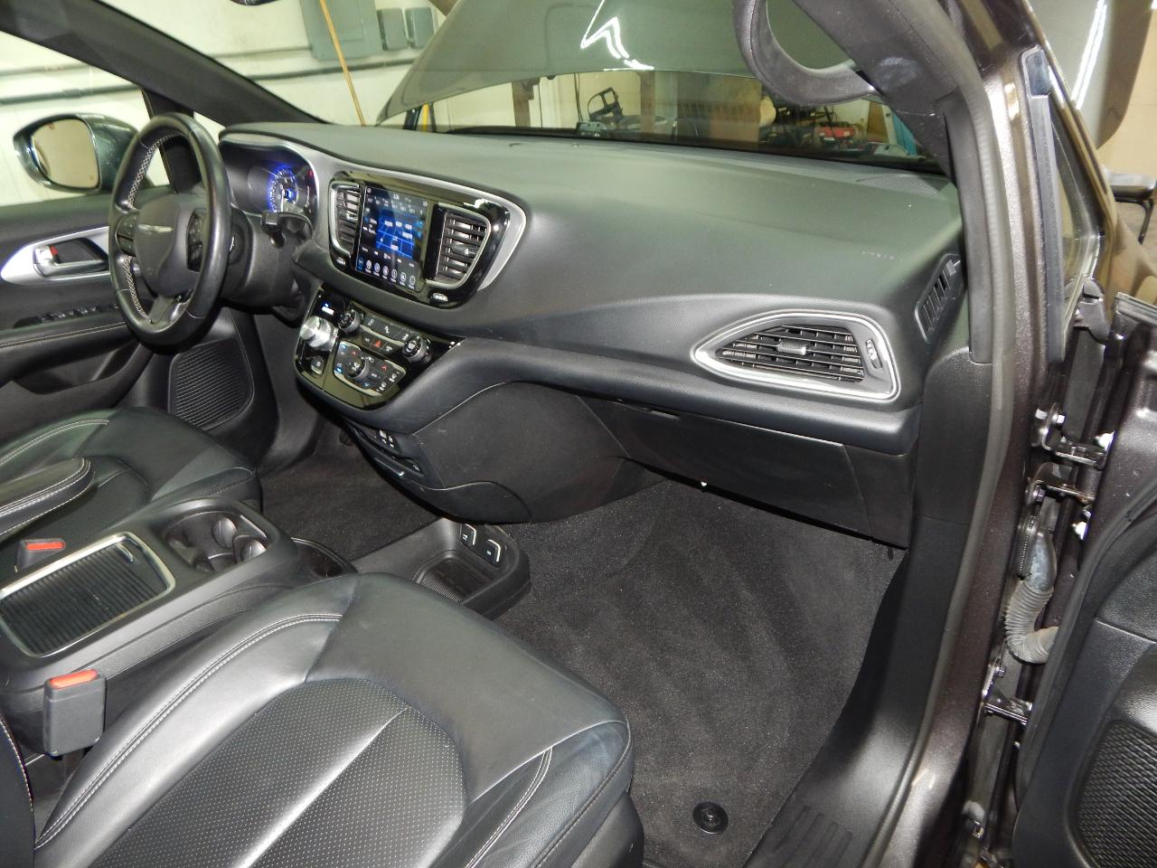 Chrysler Pacifica Touring L Plus FWD 2019