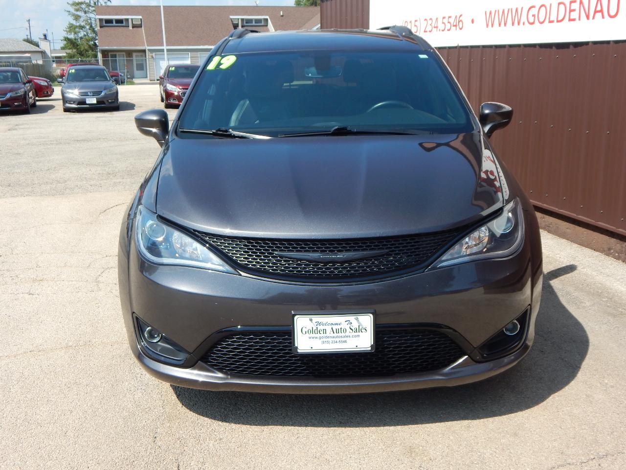 Chrysler Pacifica Touring L Plus FWD 2019
