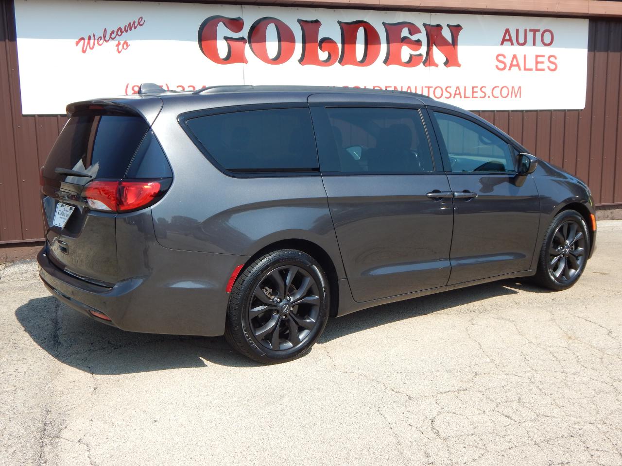 Chrysler Pacifica Touring L Plus FWD 2019