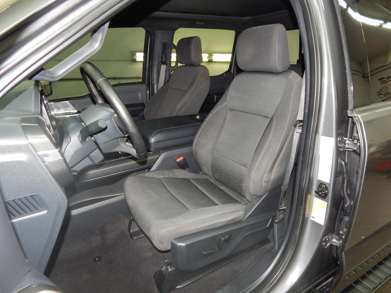 Ford F-150 XLT 4WD SuperCrew 5.5' Box 2023