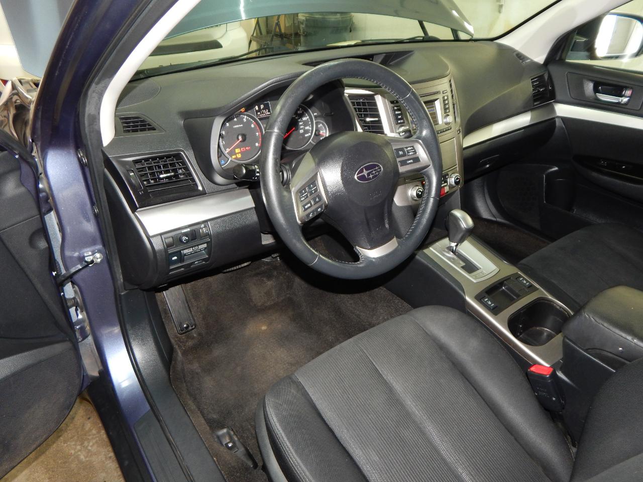Subaru Outback 4dr Wgn H4 Auto 2.5i Premium 2014