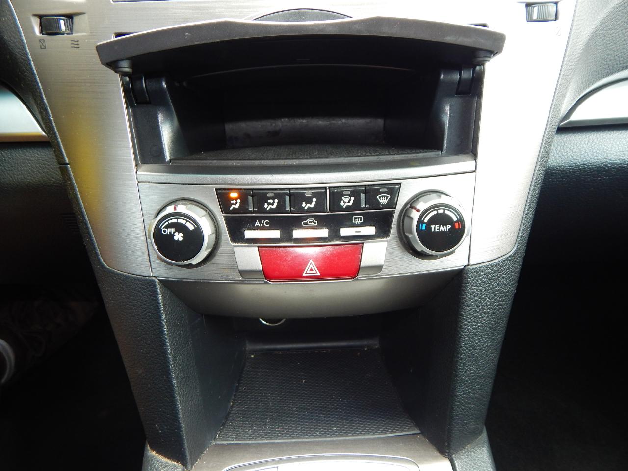 Subaru Outback 4dr Wgn H4 Auto 2.5i Premium 2014
