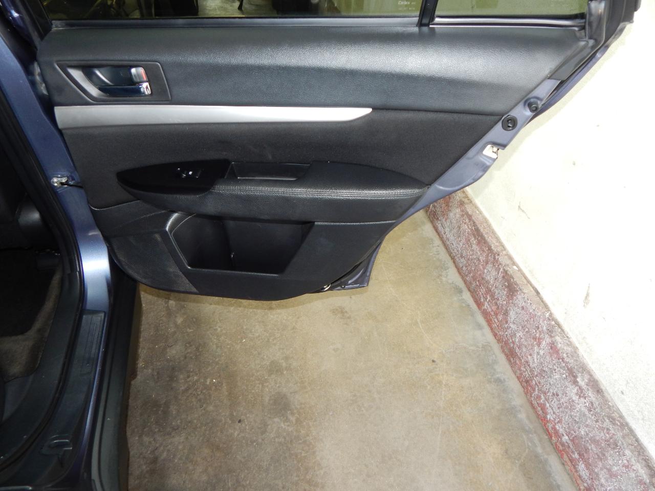 Subaru Outback 4dr Wgn H4 Auto 2.5i Premium 2014