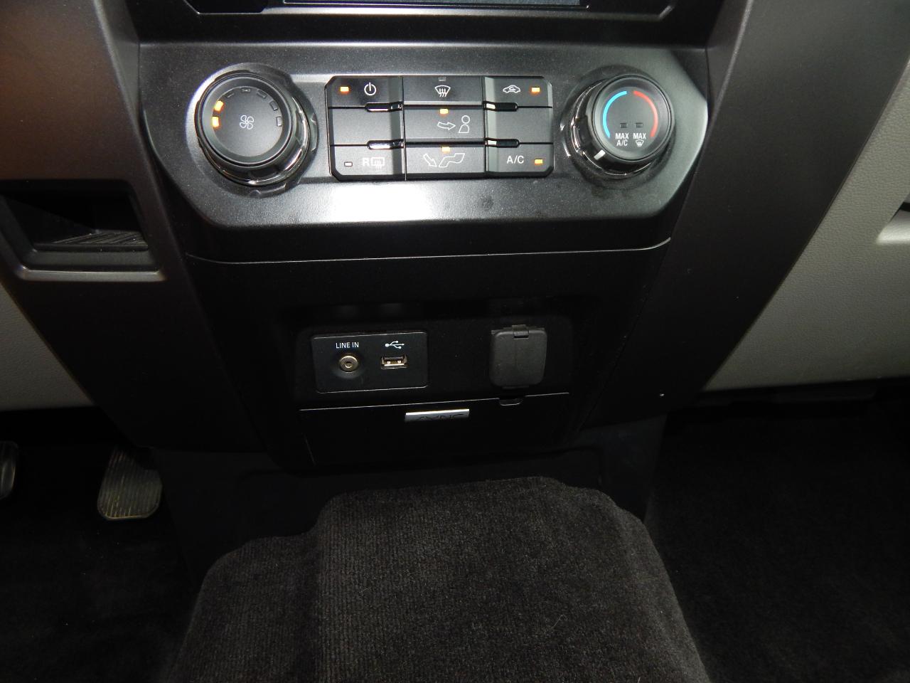 Ford F-150 4WD SuperCrew 145" XLT 2015