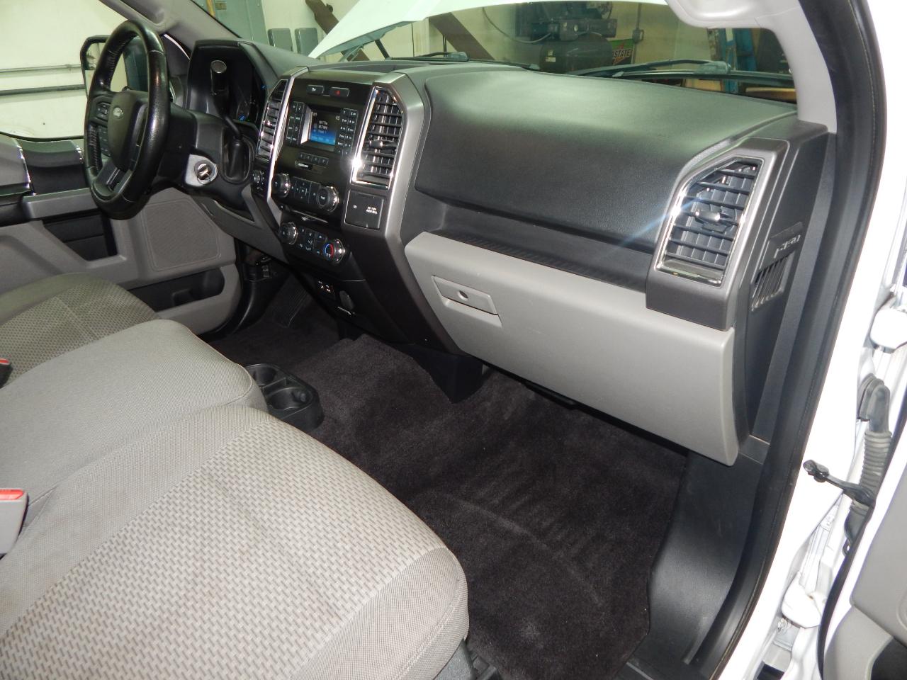 Ford F-150 4WD SuperCrew 145" XLT 2015