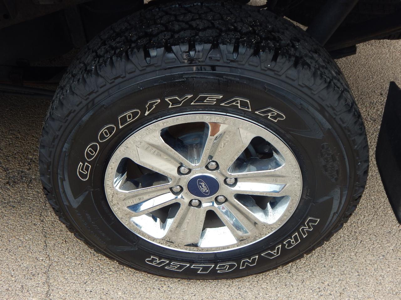 Ford F-150 4WD SuperCrew 145" XLT 2015