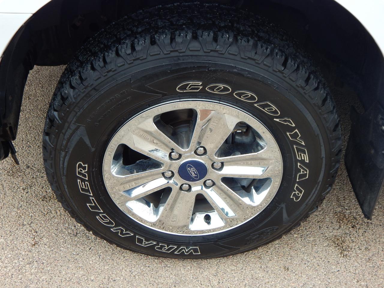 Ford F-150 4WD SuperCrew 145" XLT 2015