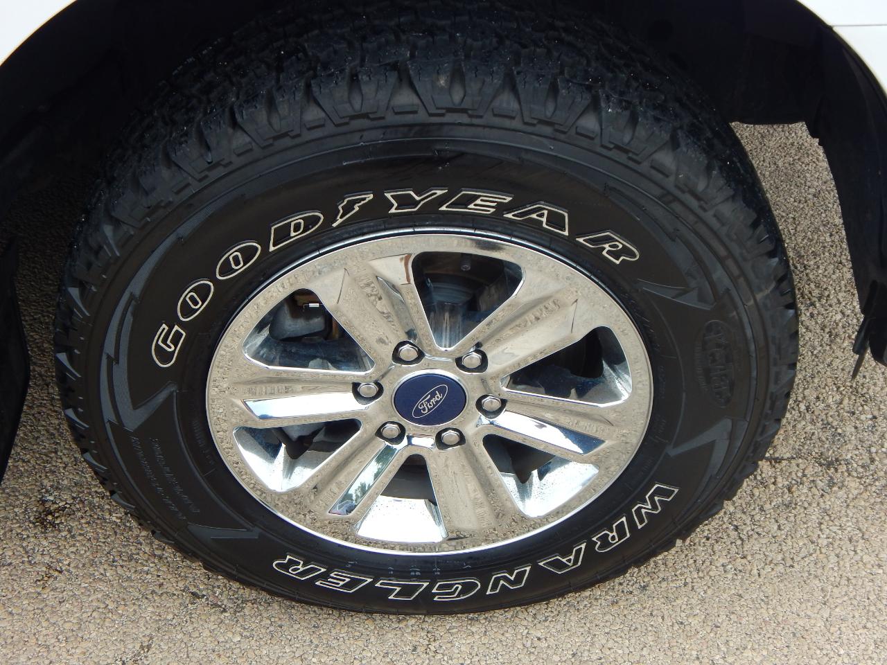 Ford F-150 4WD SuperCrew 145" XLT 2015