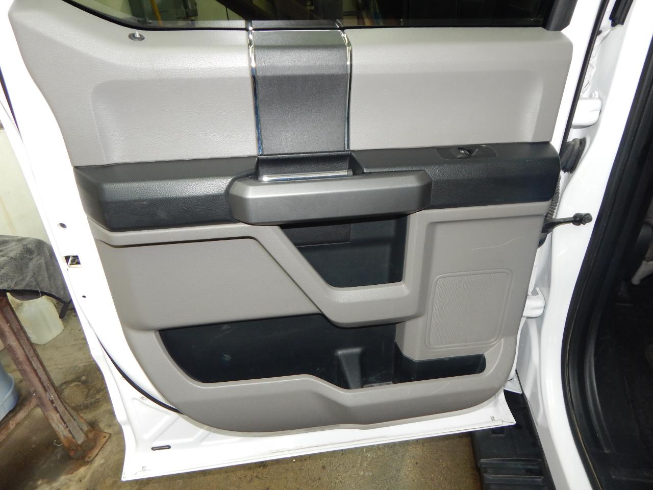 Ford F-150 4WD SuperCrew 145" XLT 2015