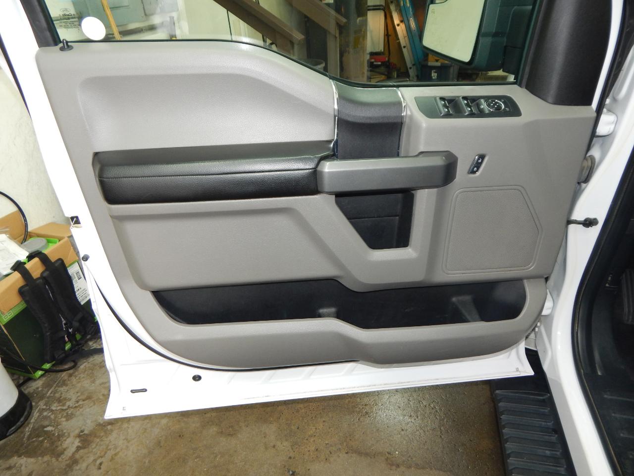 Ford F-150 4WD SuperCrew 145" XLT 2015