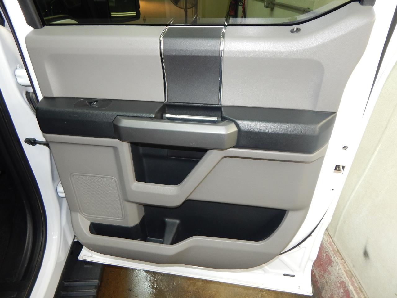 Ford F-150 4WD SuperCrew 145" XLT 2015