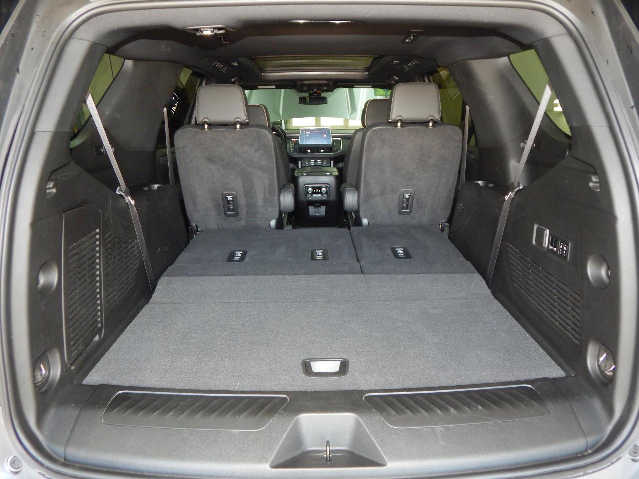 GMC Yukon 4WD 4dr SLT 2022