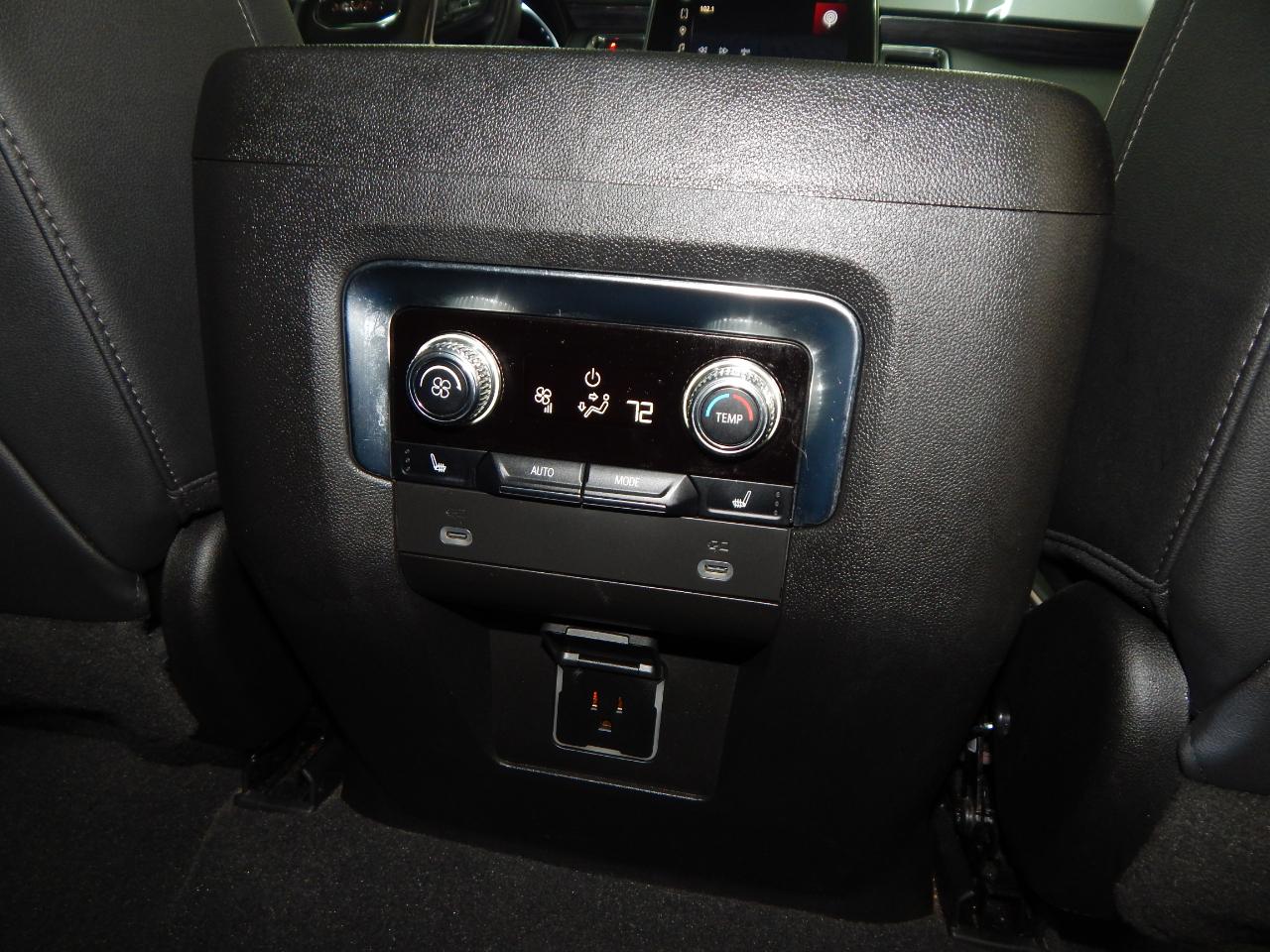 GMC Yukon 4WD 4dr SLT 2022