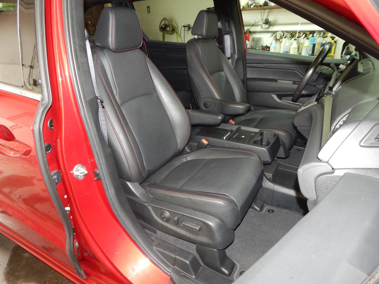 Honda Odyssey Sport-L Auto 2025
