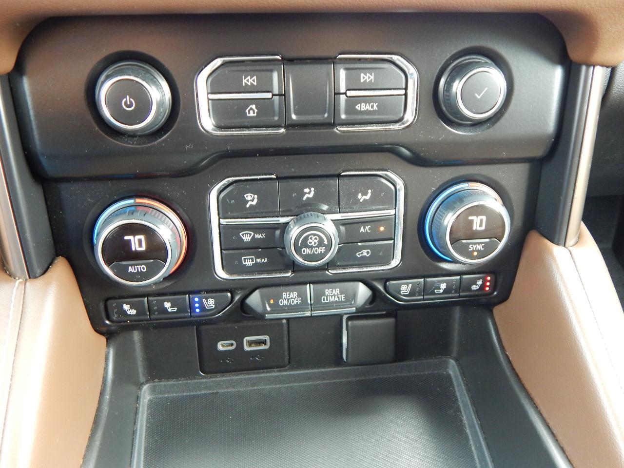 Chevrolet Tahoe 4WD 4dr High Country 2021