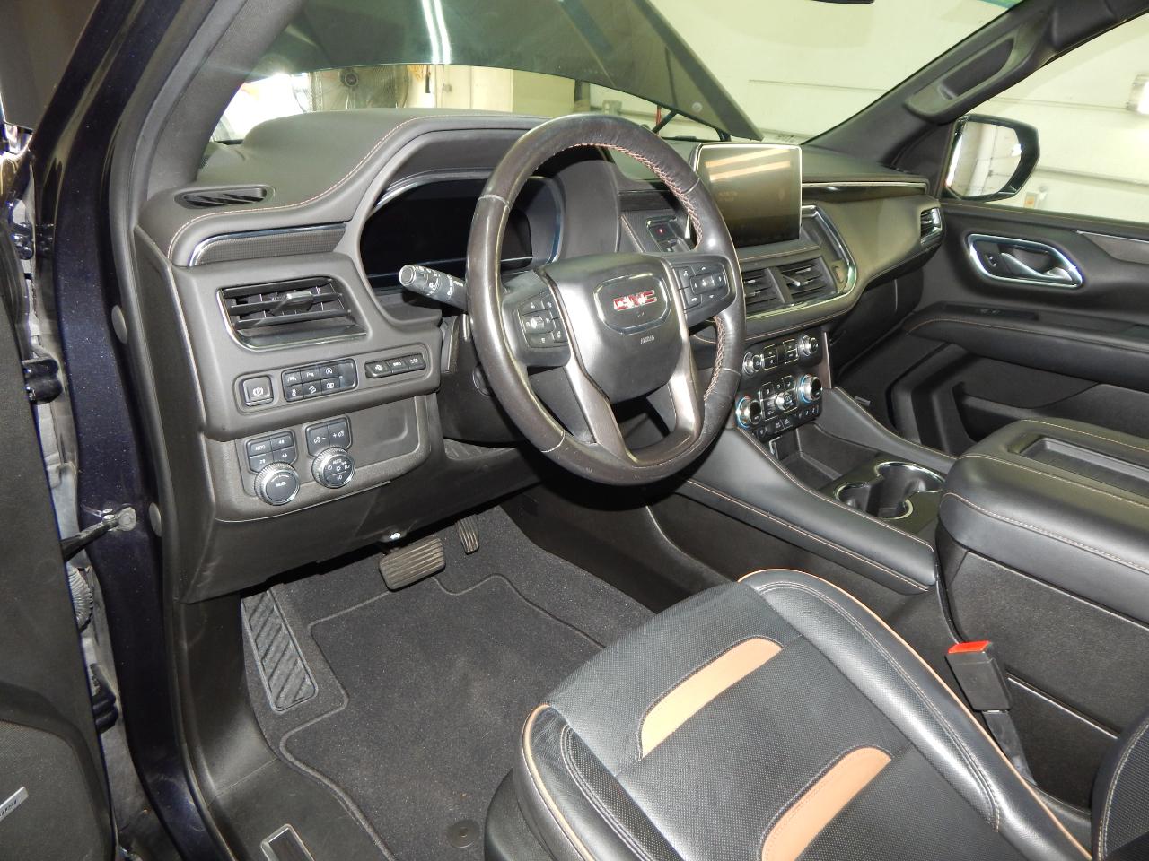GMC Yukon XL 4WD 4dr AT4 2023