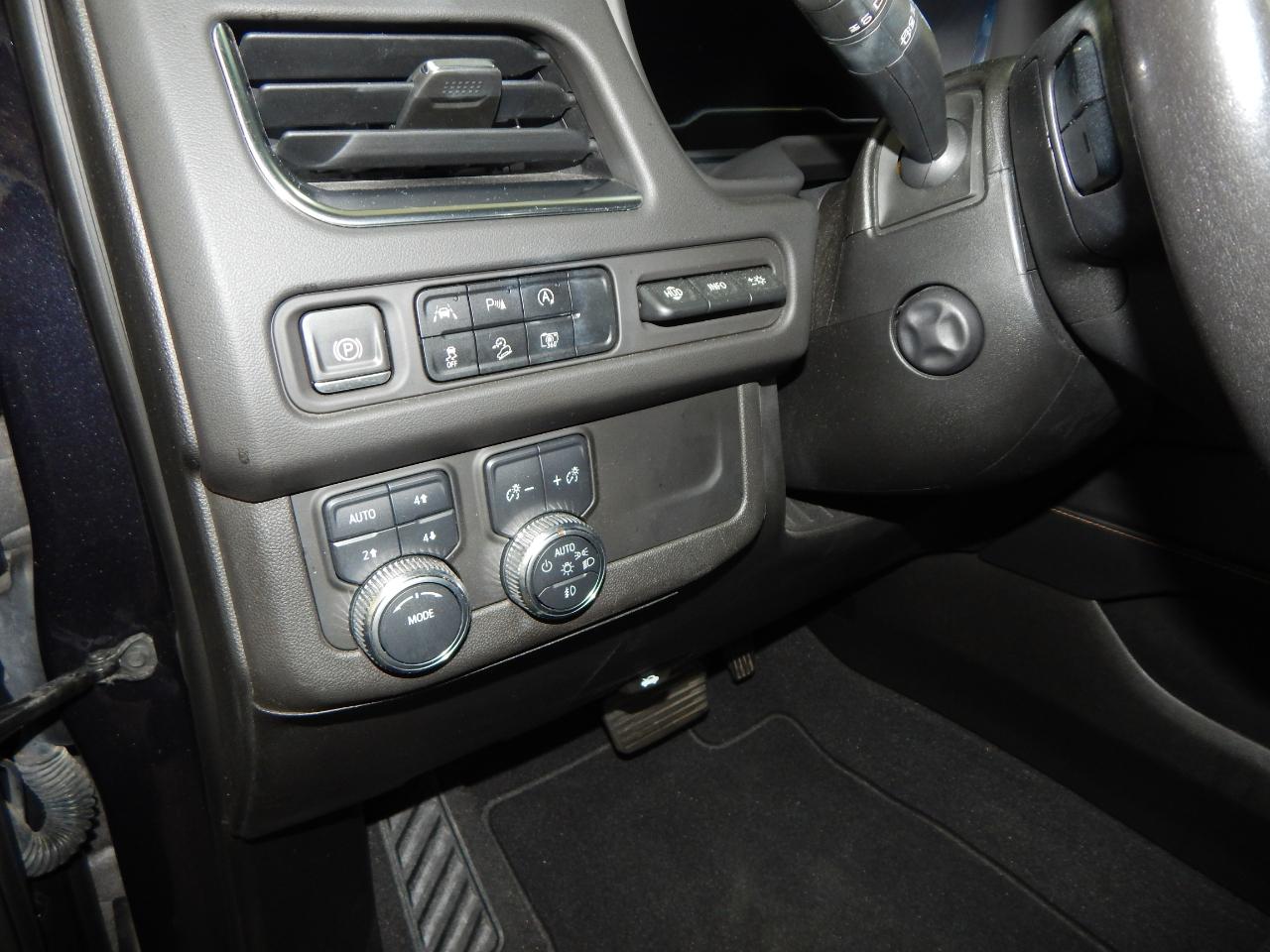 GMC Yukon XL 4WD 4dr AT4 2023