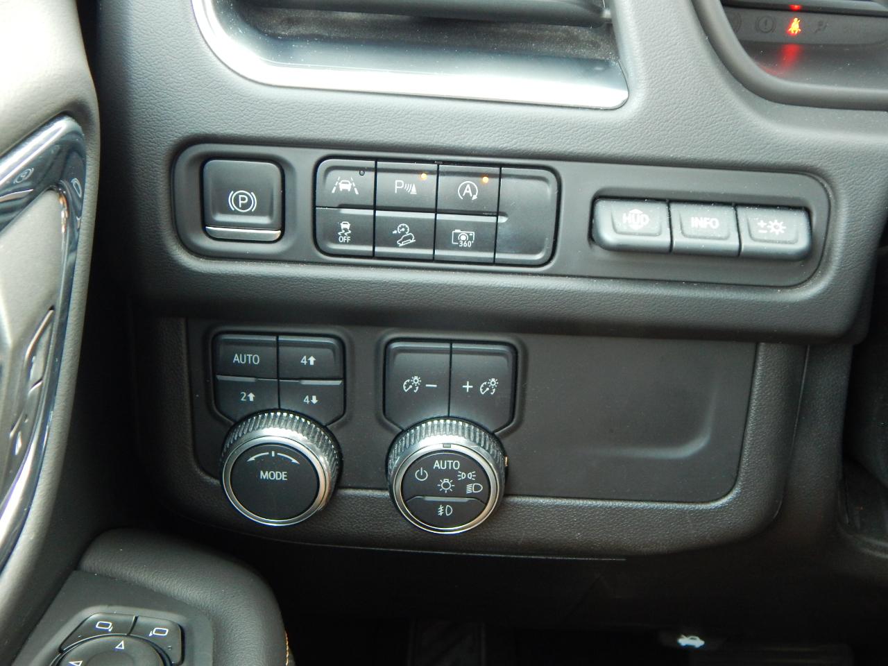 GMC Yukon XL 4WD 4dr AT4 2023
