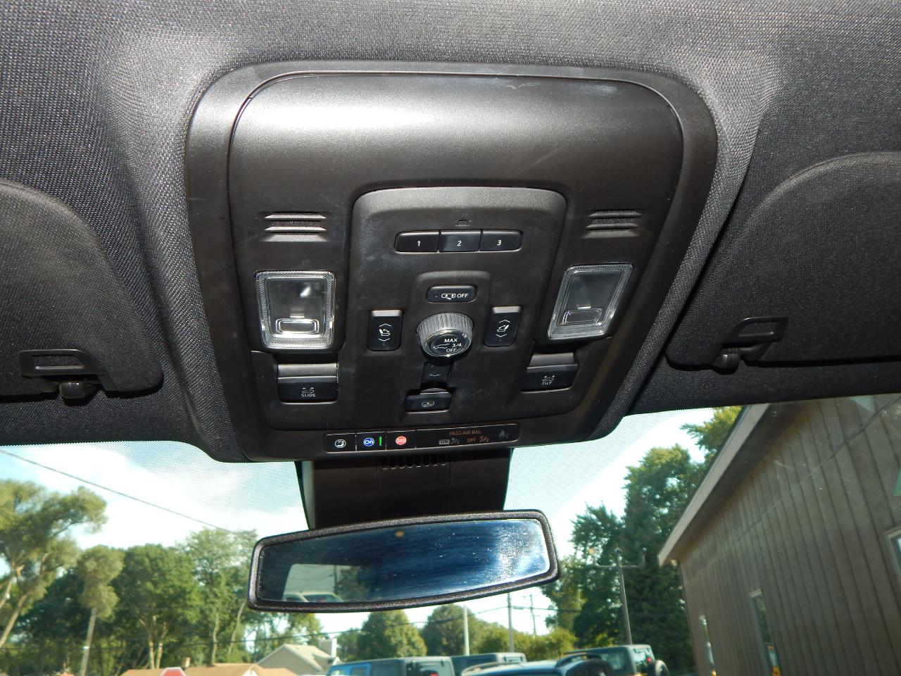 GMC Yukon XL 4WD 4dr AT4 2023