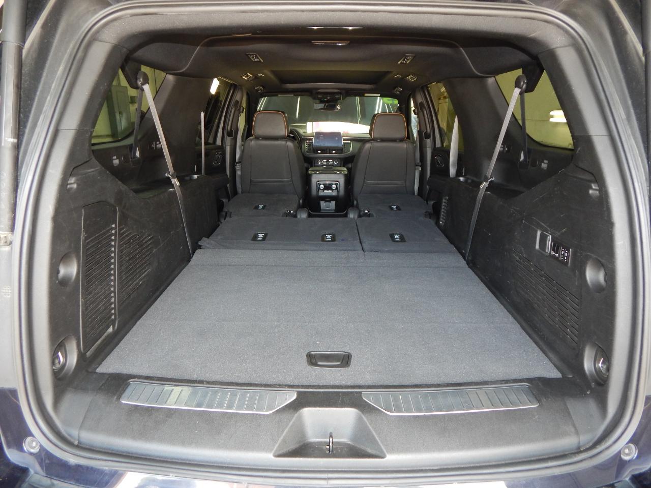 GMC Yukon XL 4WD 4dr AT4 2023