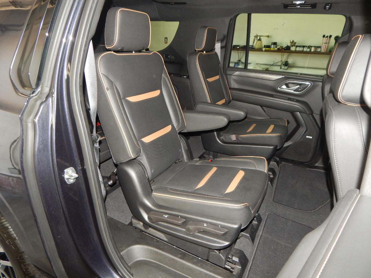 GMC Yukon XL 4WD 4dr AT4 2023