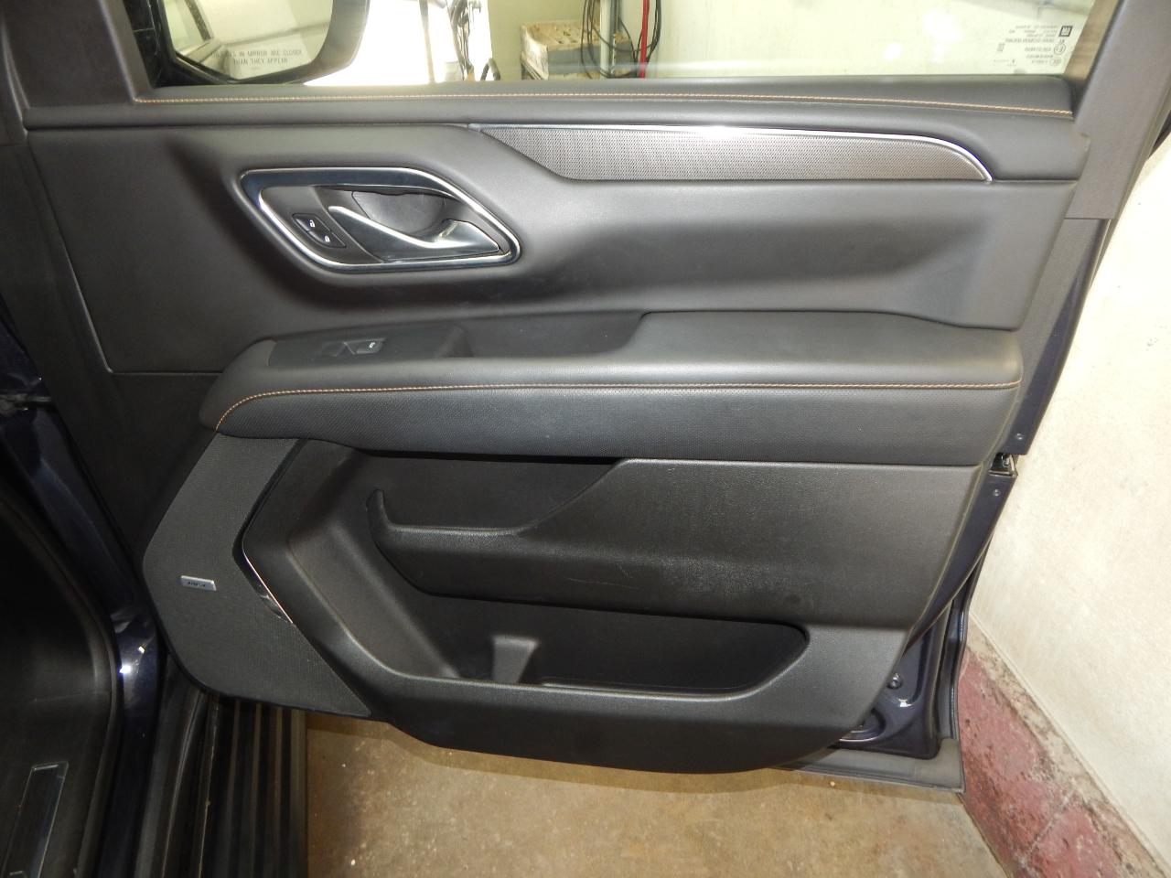 GMC Yukon XL 4WD 4dr AT4 2023