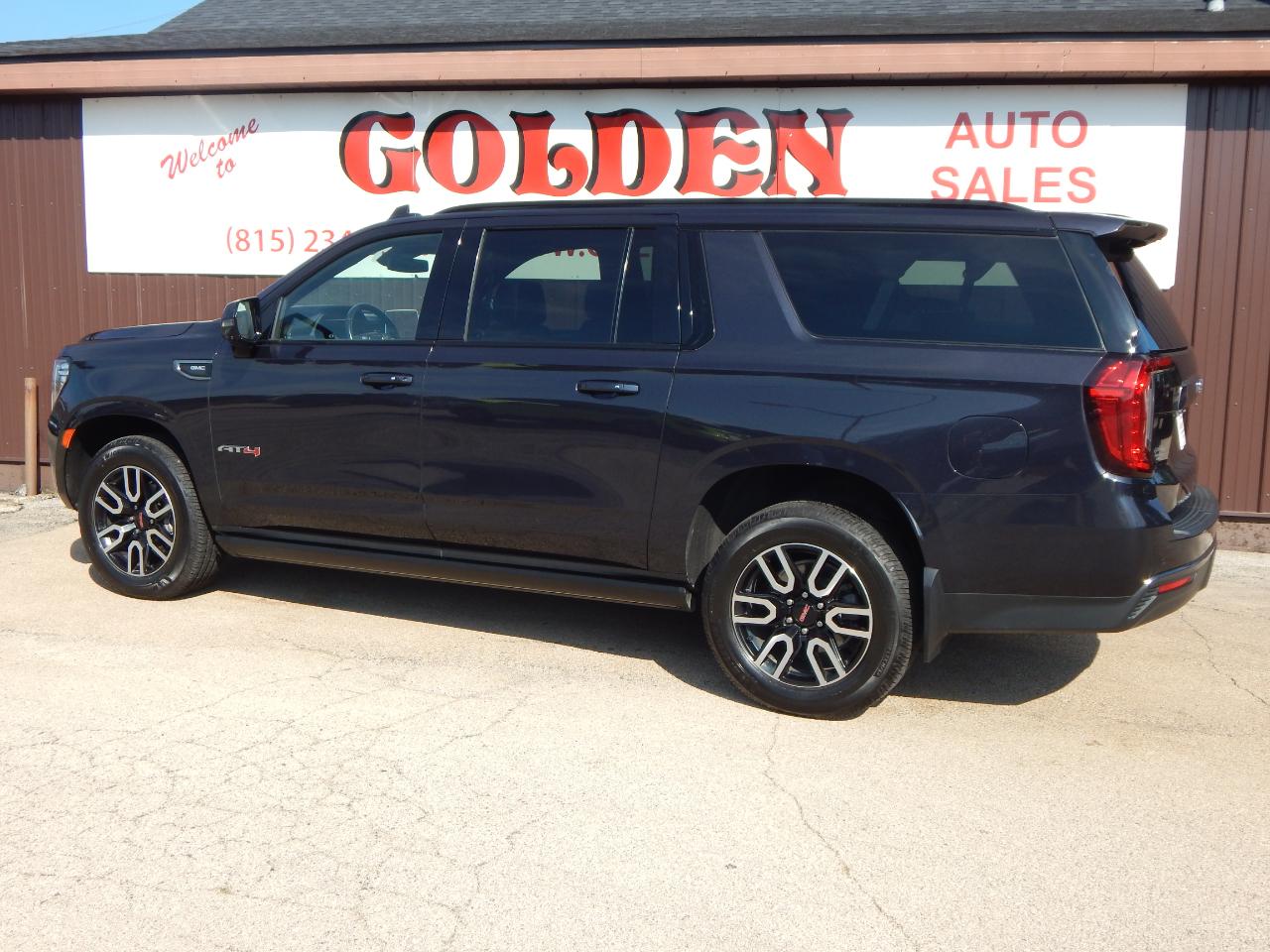 GMC Yukon XL 4WD 4dr AT4 2023